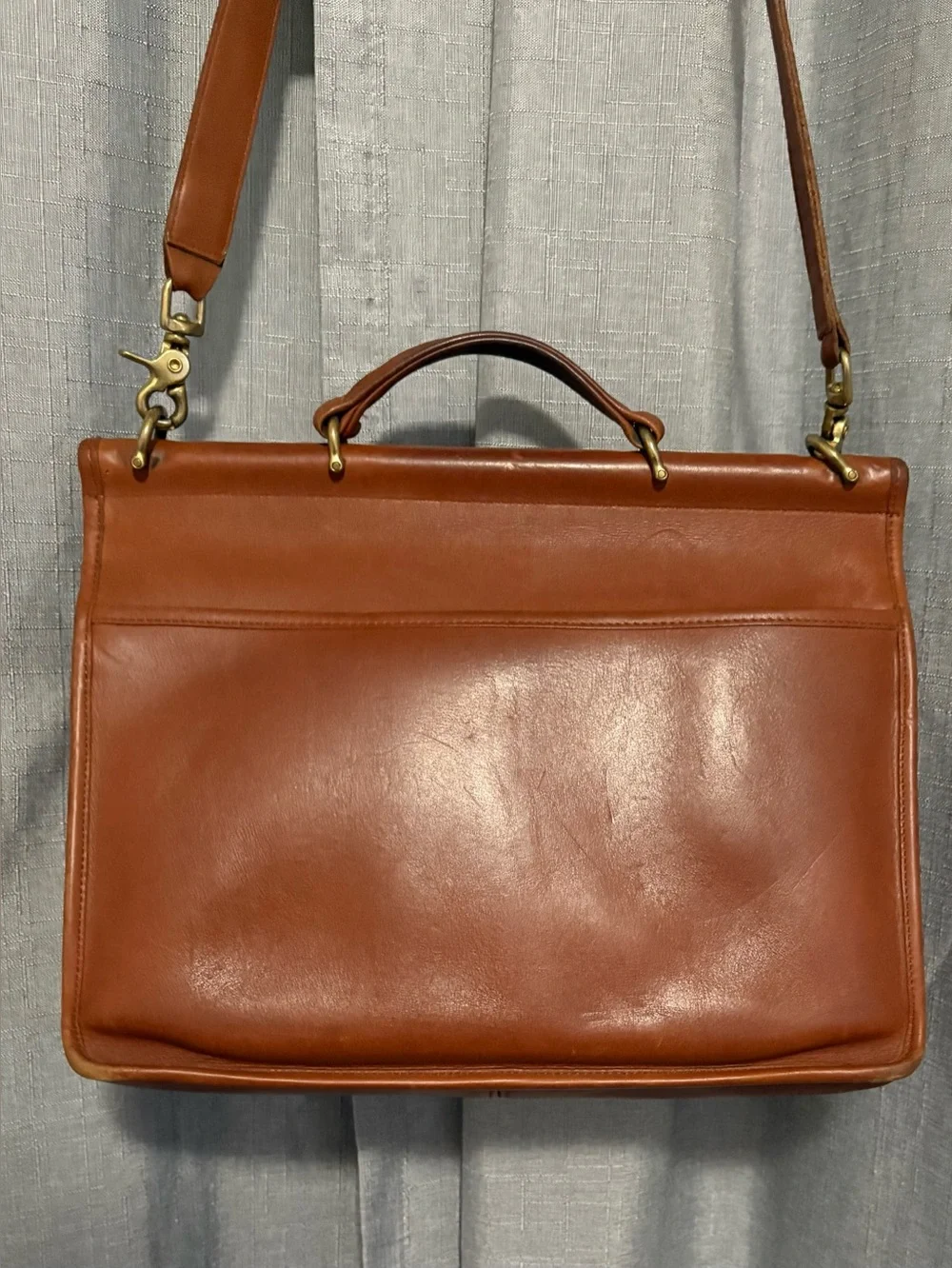 Vintage Coach Dowel Field Bag (Style 9940) in British Tan